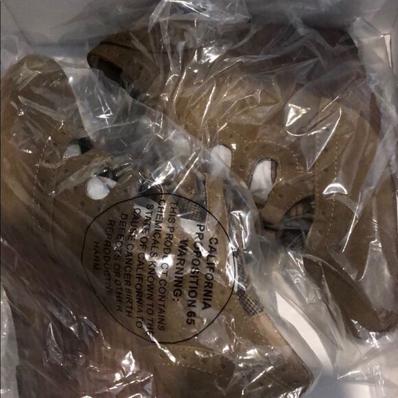 NIB Restricted Laura Lace Up Wedge size 8 - Picture 3 of 5